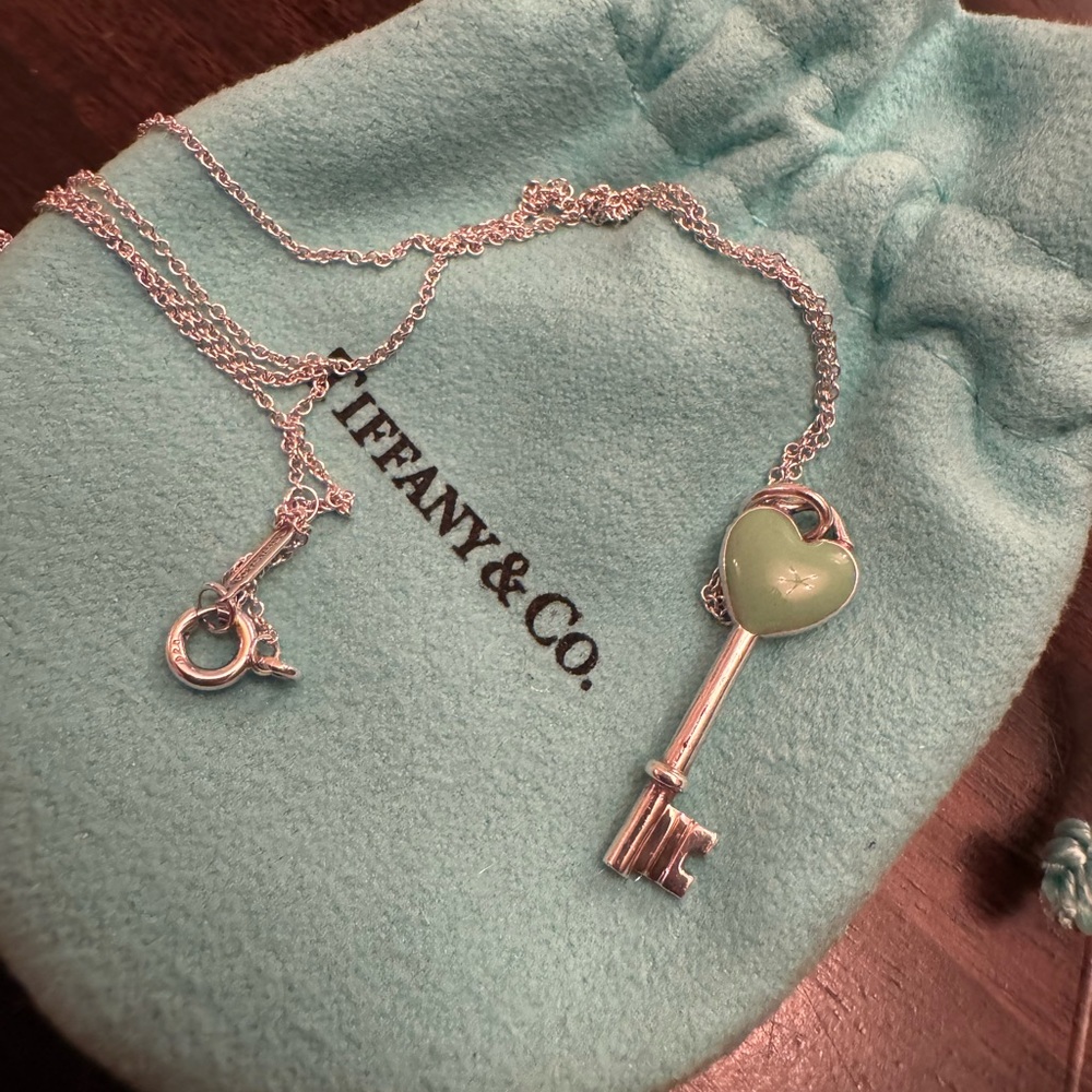 Tiffany heart key necklace - Picture 3 of 4